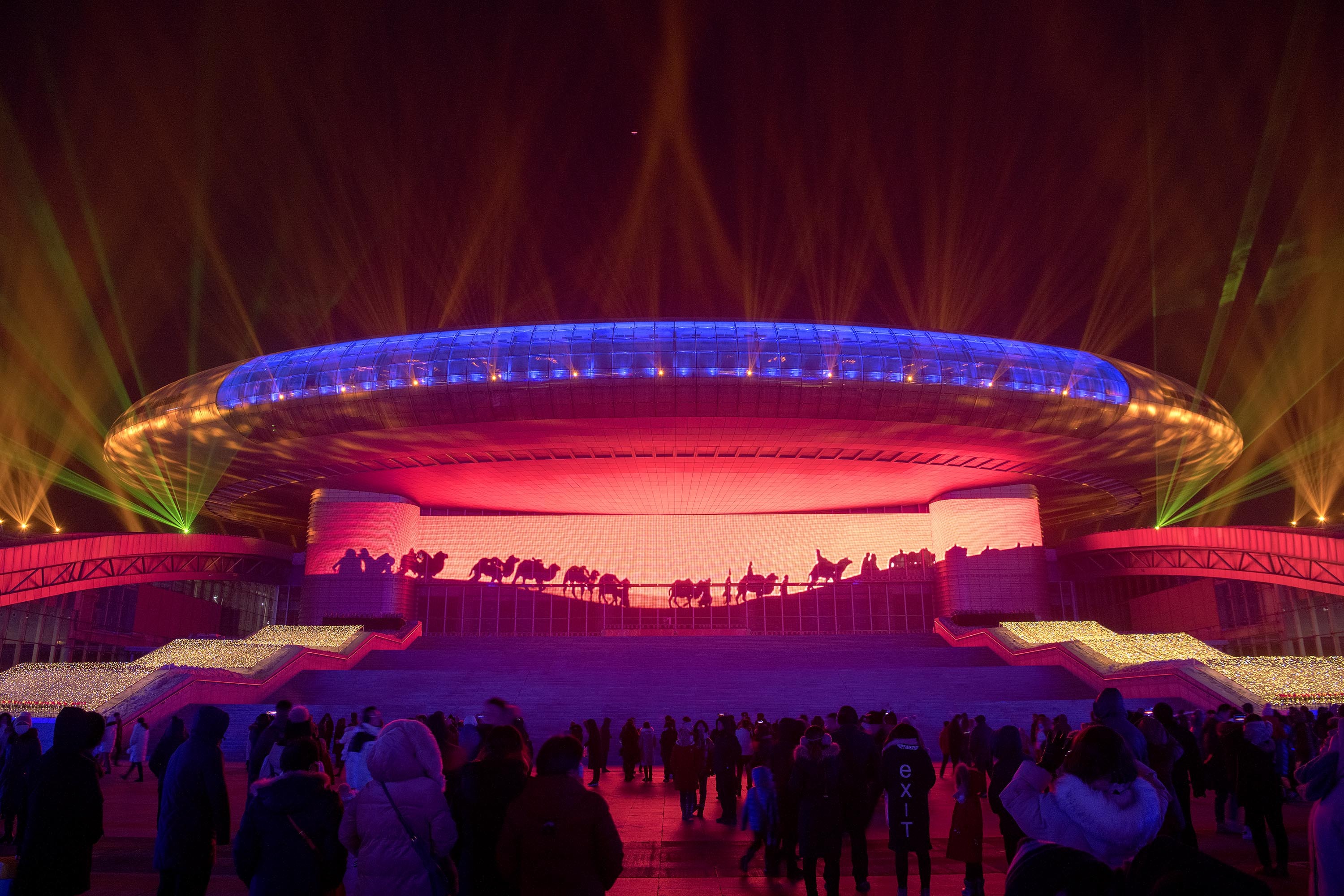 新疆国际会展中心夜景.jpg