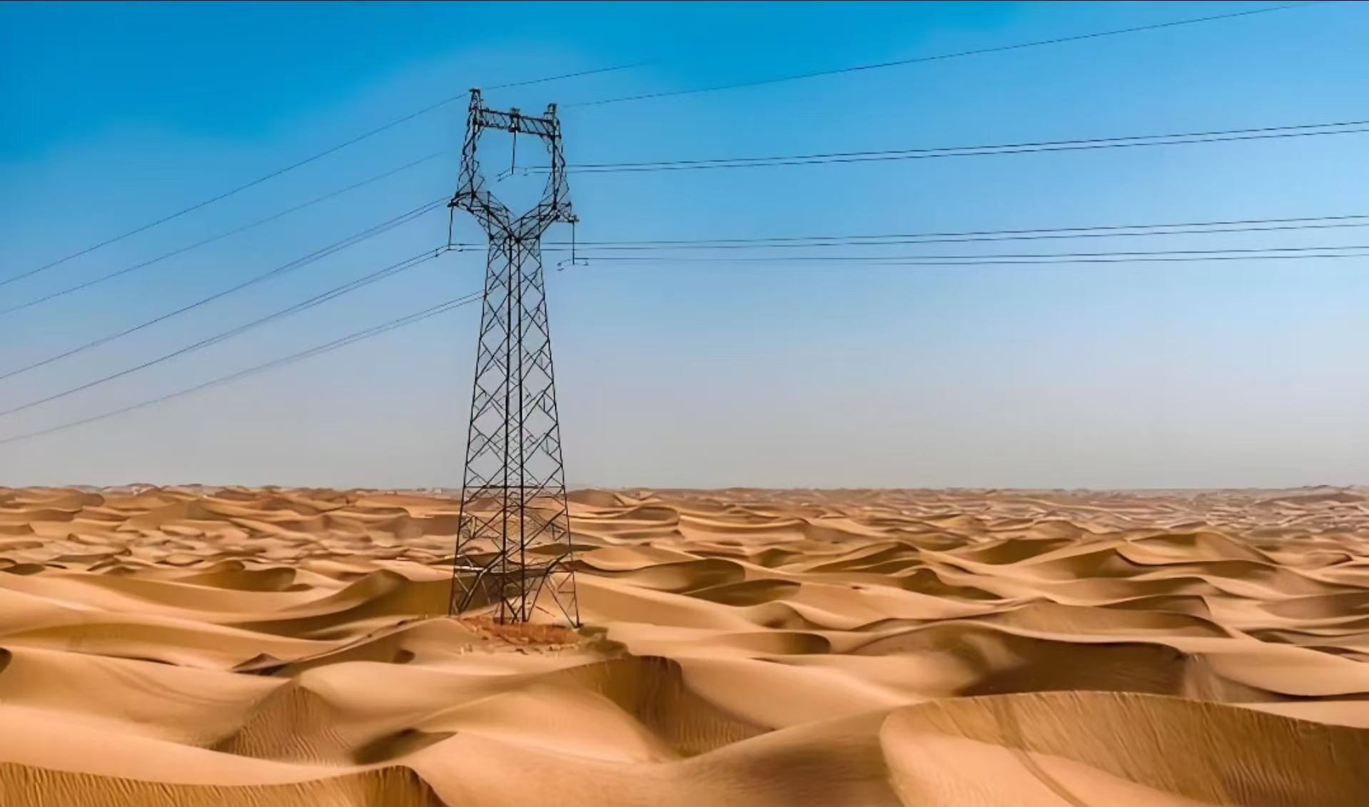 《丝路之光：新疆清洁能源点亮亚欧大陆桥，千亿级产业走廊崛起》